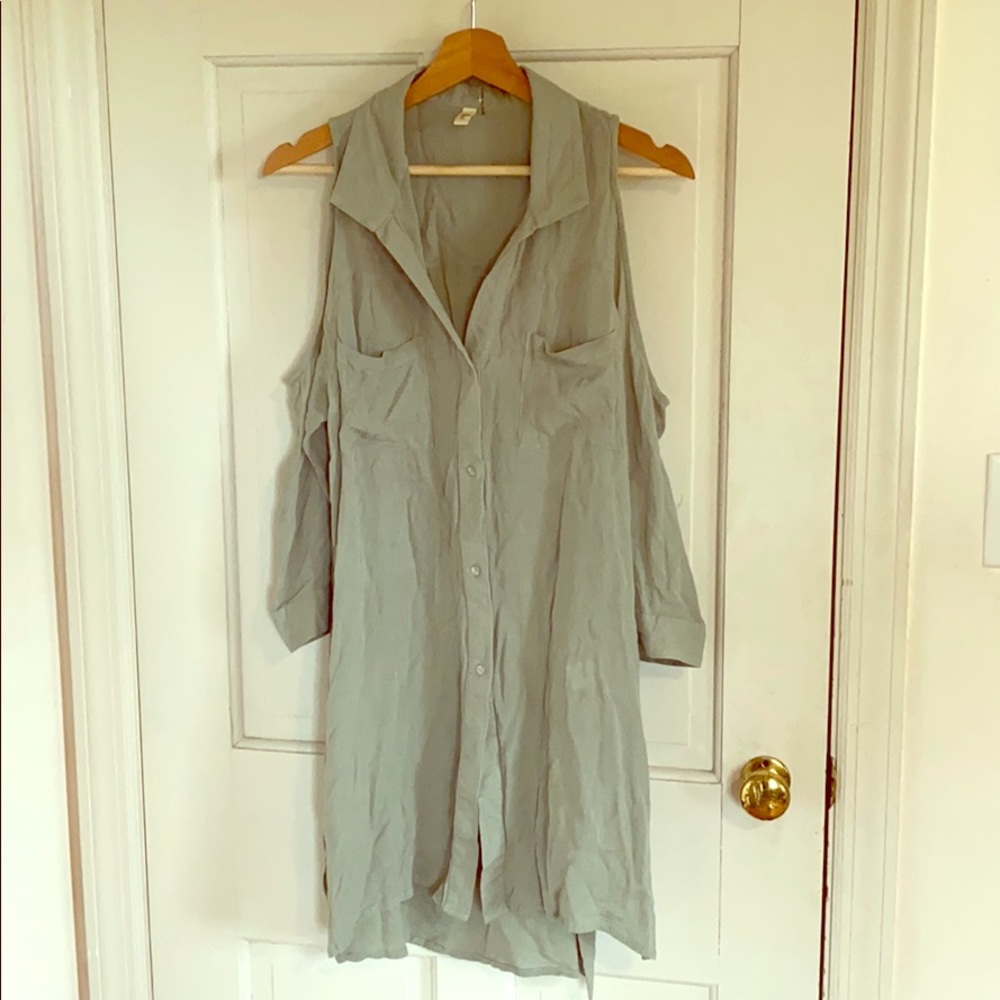 Elan Light Green Open Shoulder Tunic